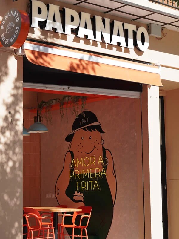 Fachada de Papanato Plaza del Mercat en Valencia