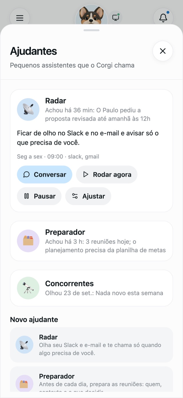 Ajudantes com o último achado de cada um
