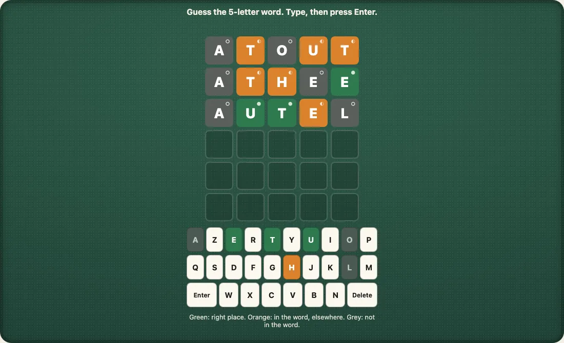 A French board of five-letter guesses with three rows marked, and the AZERTY keyboard under it, its rows starting a, z, e, r, t, y.