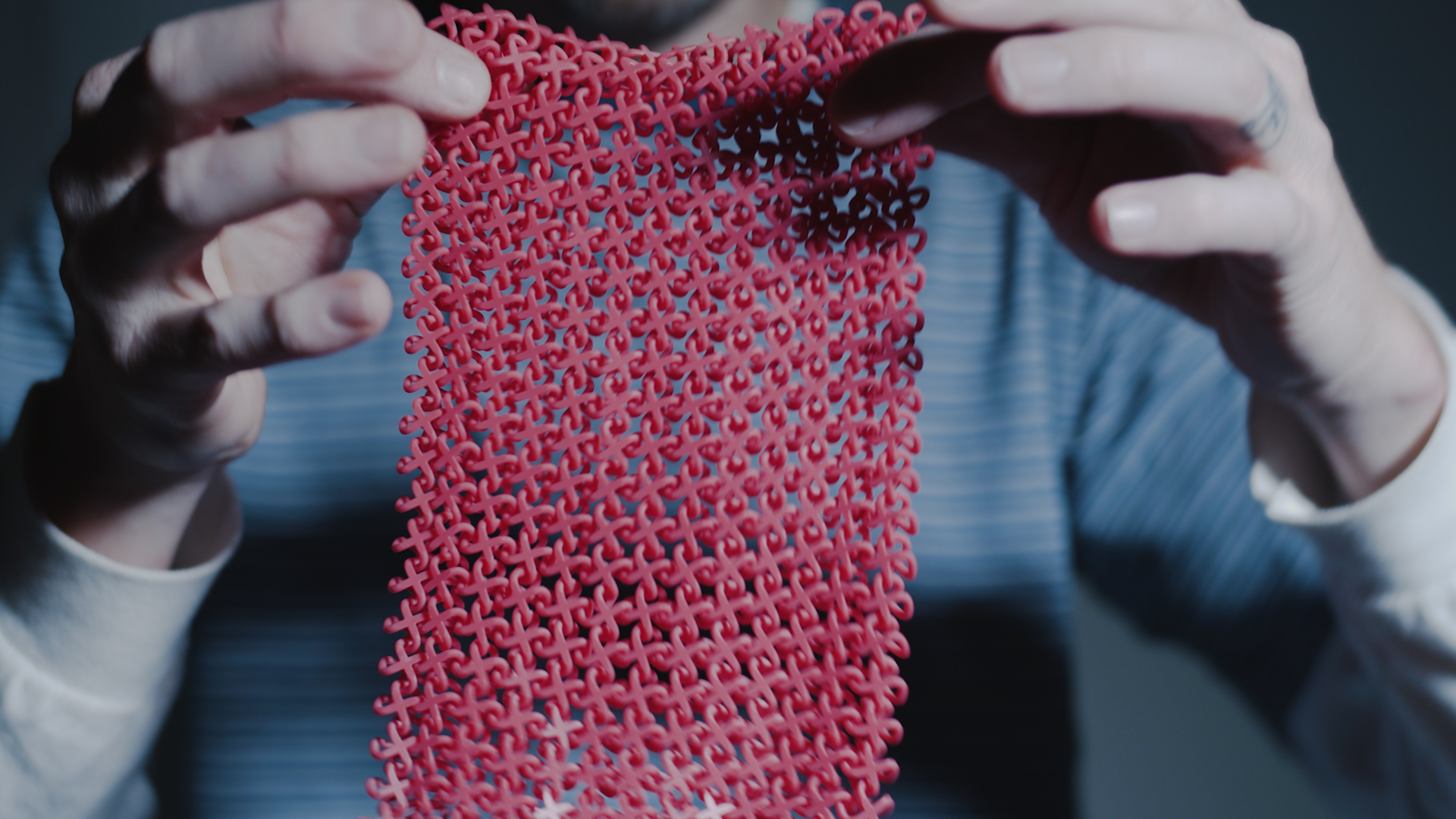 3D printed urethane methacrylate chainmail