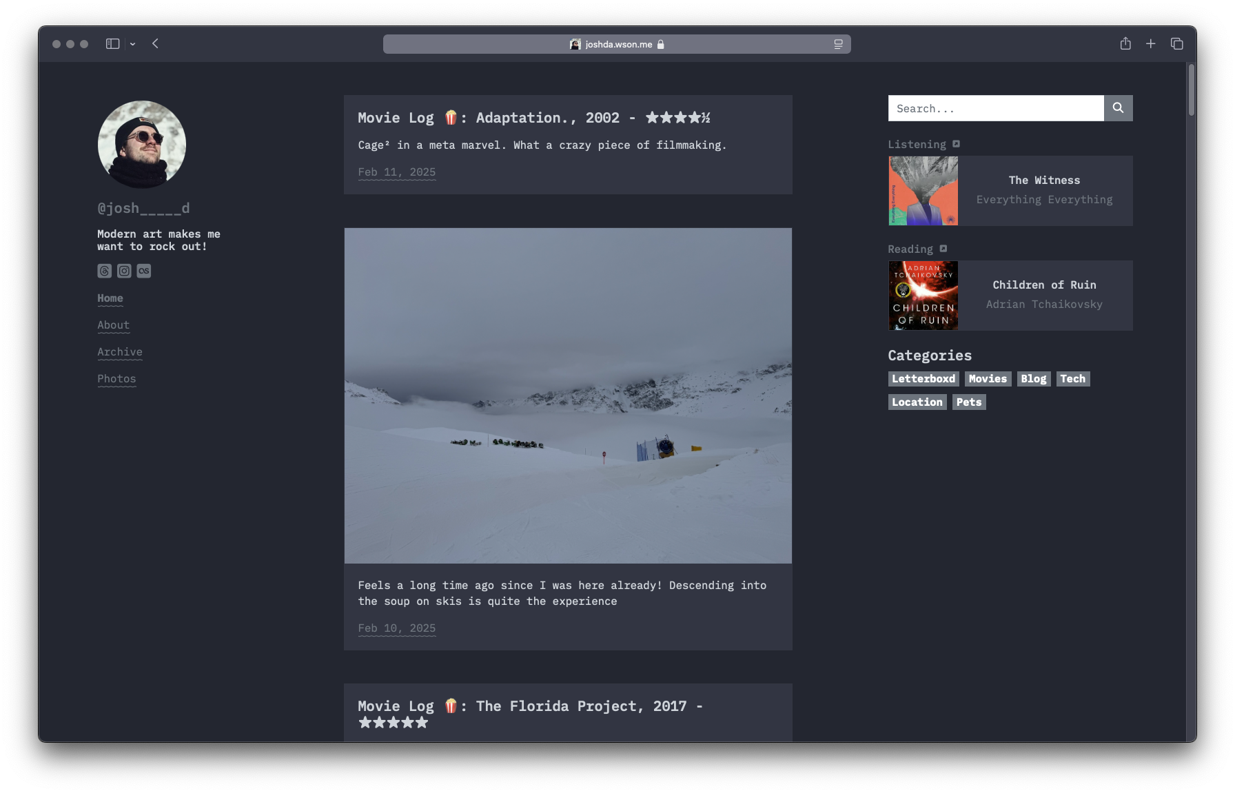 Screenshot of the theme in dark mode