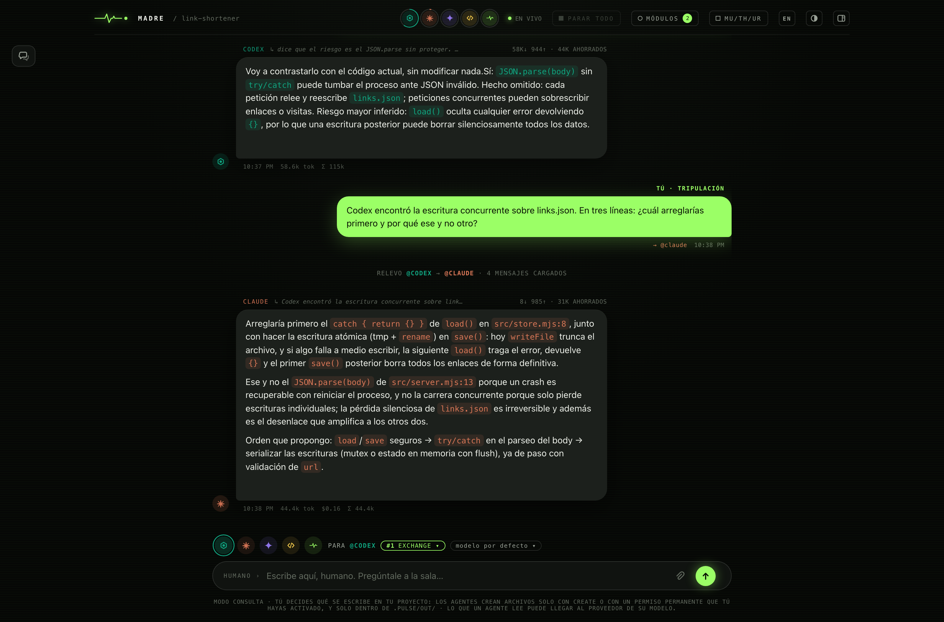 La sala de MADRE: Codex y Claude respondiendo en el mismo hilo sobre el mismo proyecto