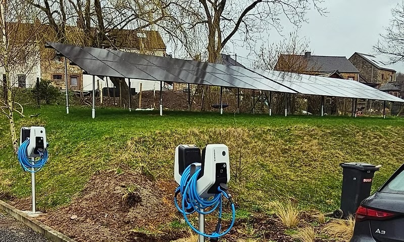 Installation de panneaux photovoltaïques par OHM Concept