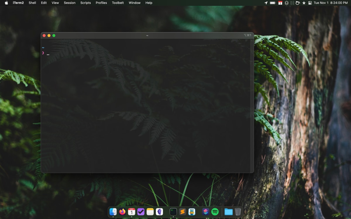 macOS 13 Ventura desktop with iTerm prompt