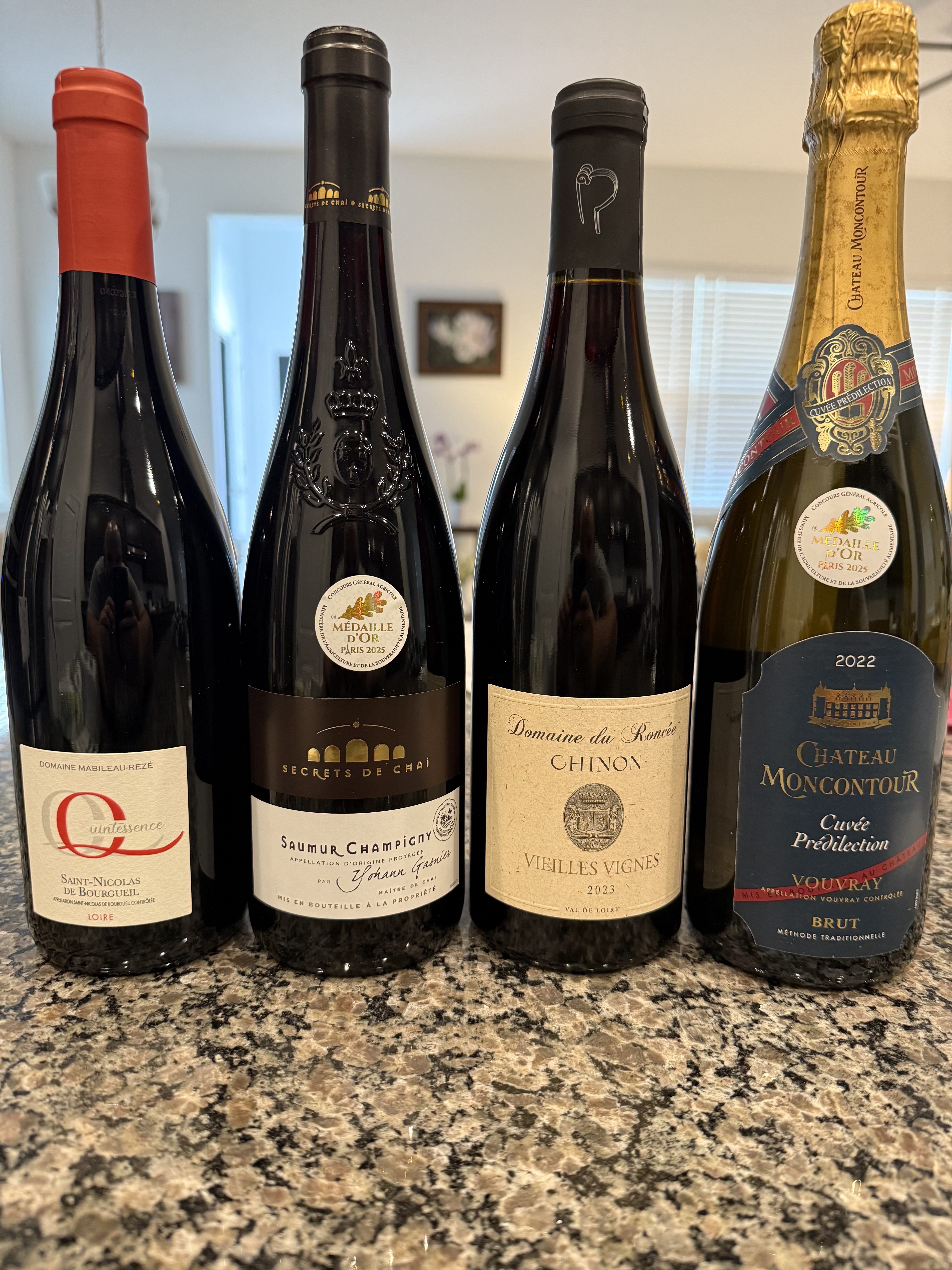 Multiple wine bottles - medium OCR test case