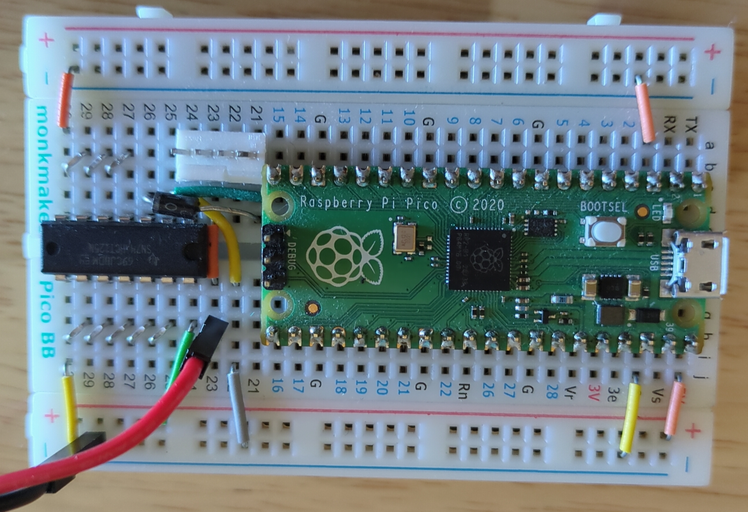 Raspberry PI Pico PWM Fan Controller Breadboard Top View 1