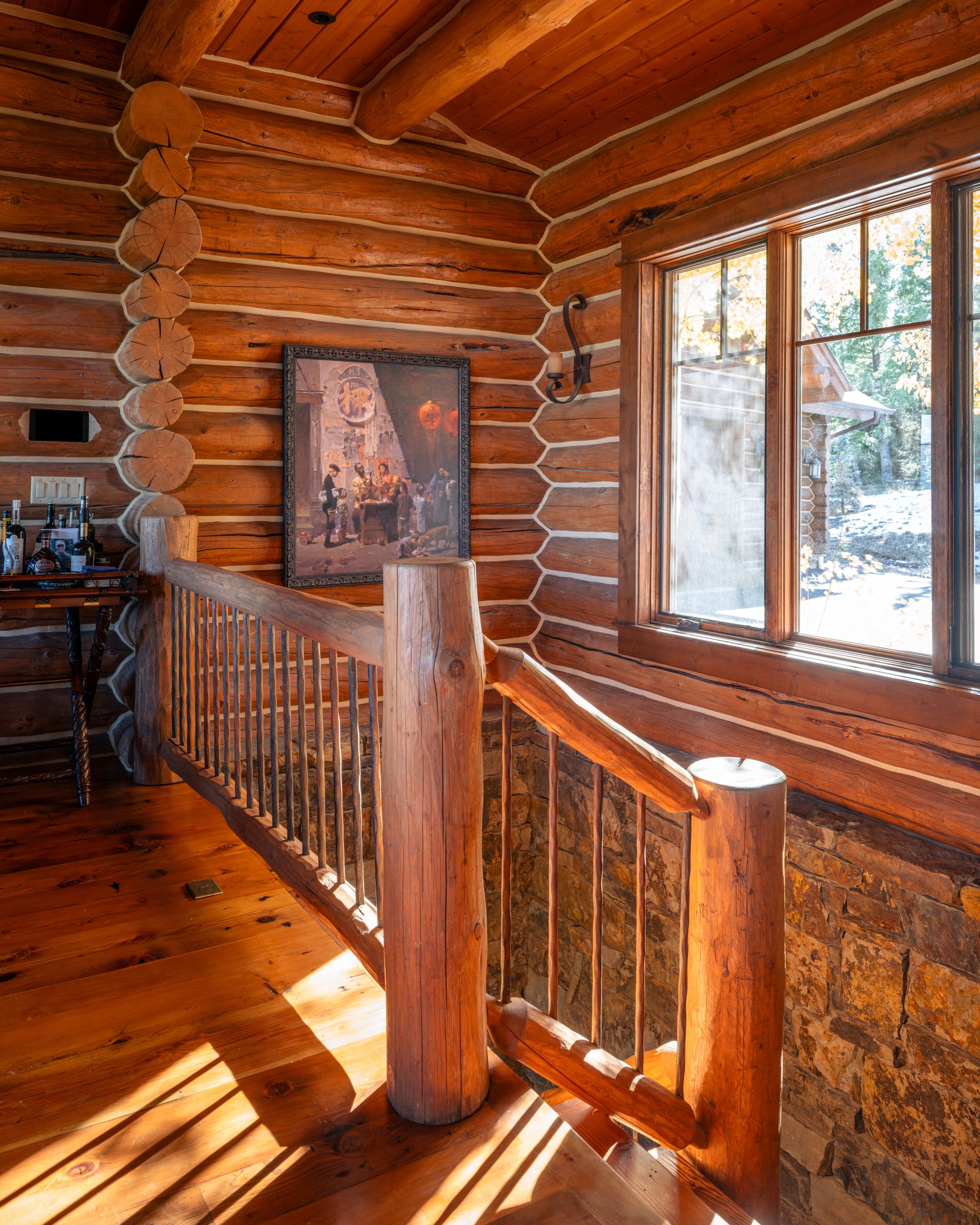 168 Charlie Russell Loop — interior detail