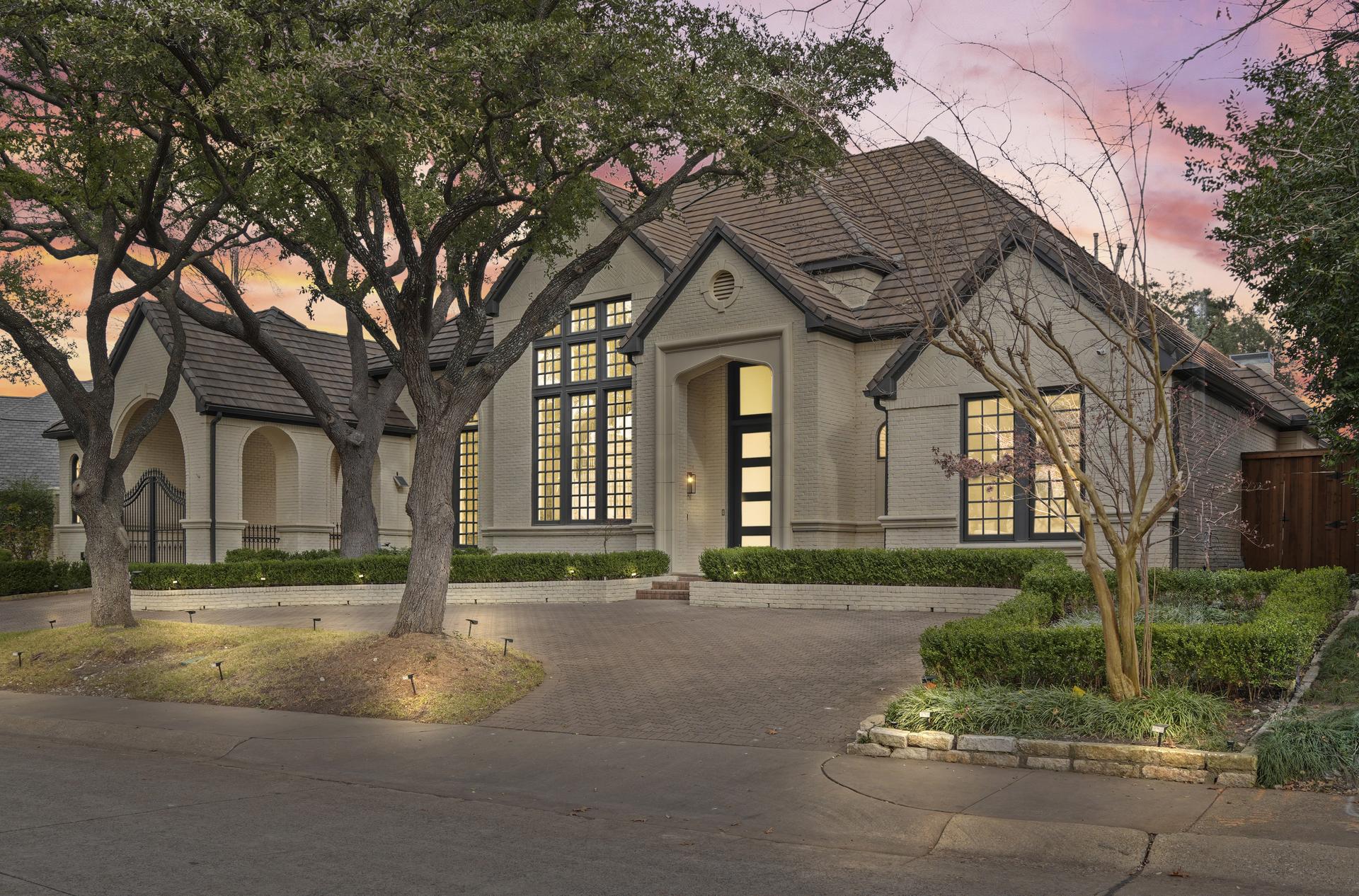 17632 Harbord Oaks Cir, Dallas, TX 75252