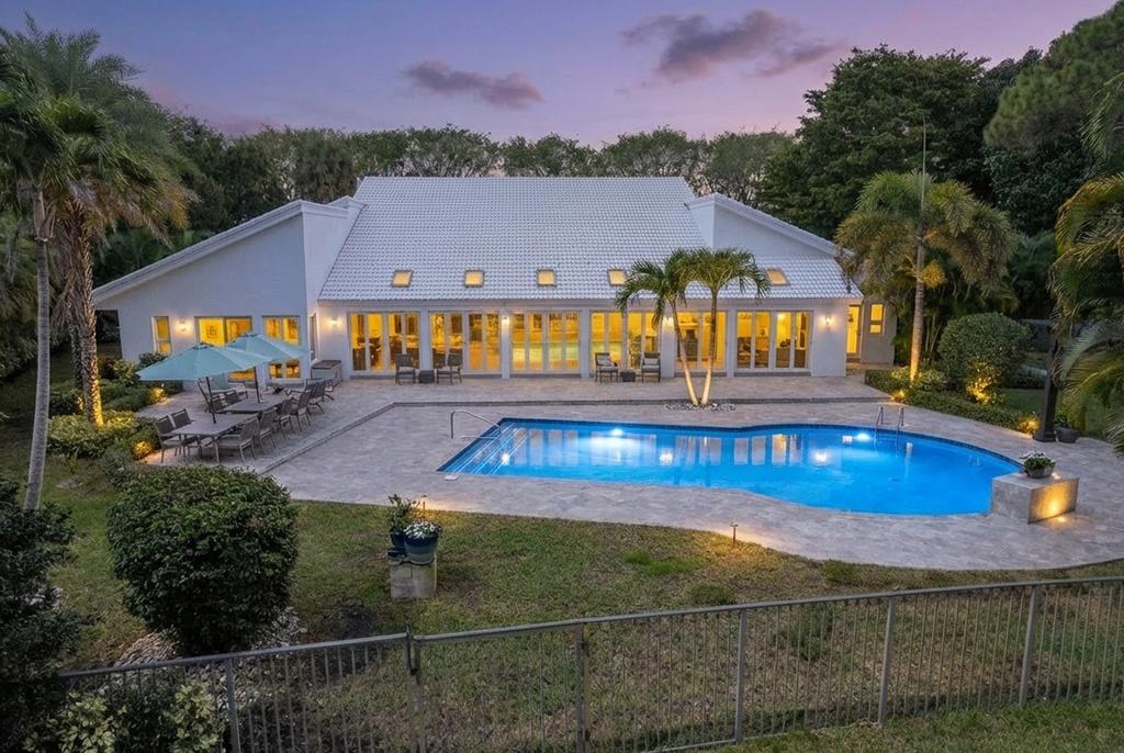 355 Oakview Dr, Delray Beach, FL 33445