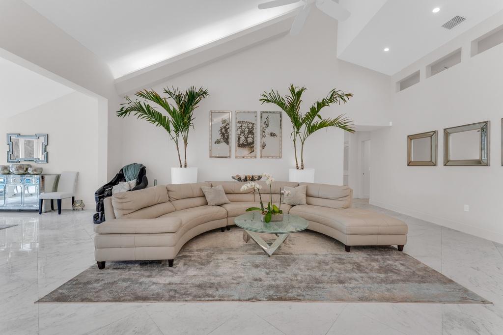 355 Oakview Dr, a recently renovated home on almost a full acre in Delray Beach