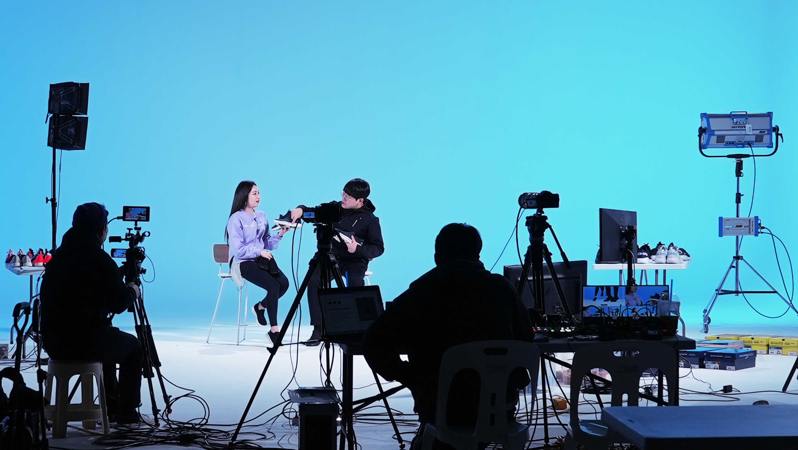 전문 촬영 장비와 스튜디오 스페셜 진행자까지의 아이콘