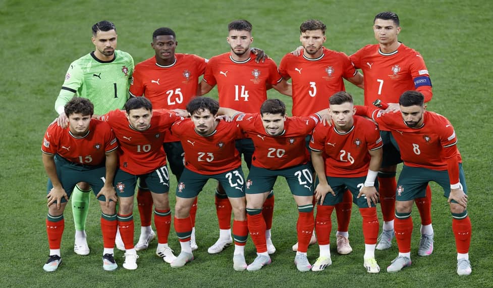 Voor bola malam ini