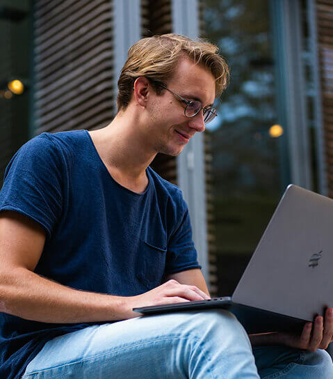 KGE Technologies team working on IT solutions