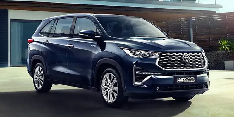 Toyota Innova Hycross
