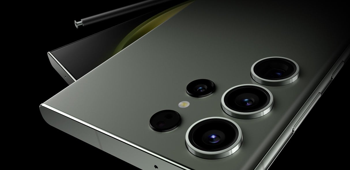 Google Pixel 8 lifestyle or detail