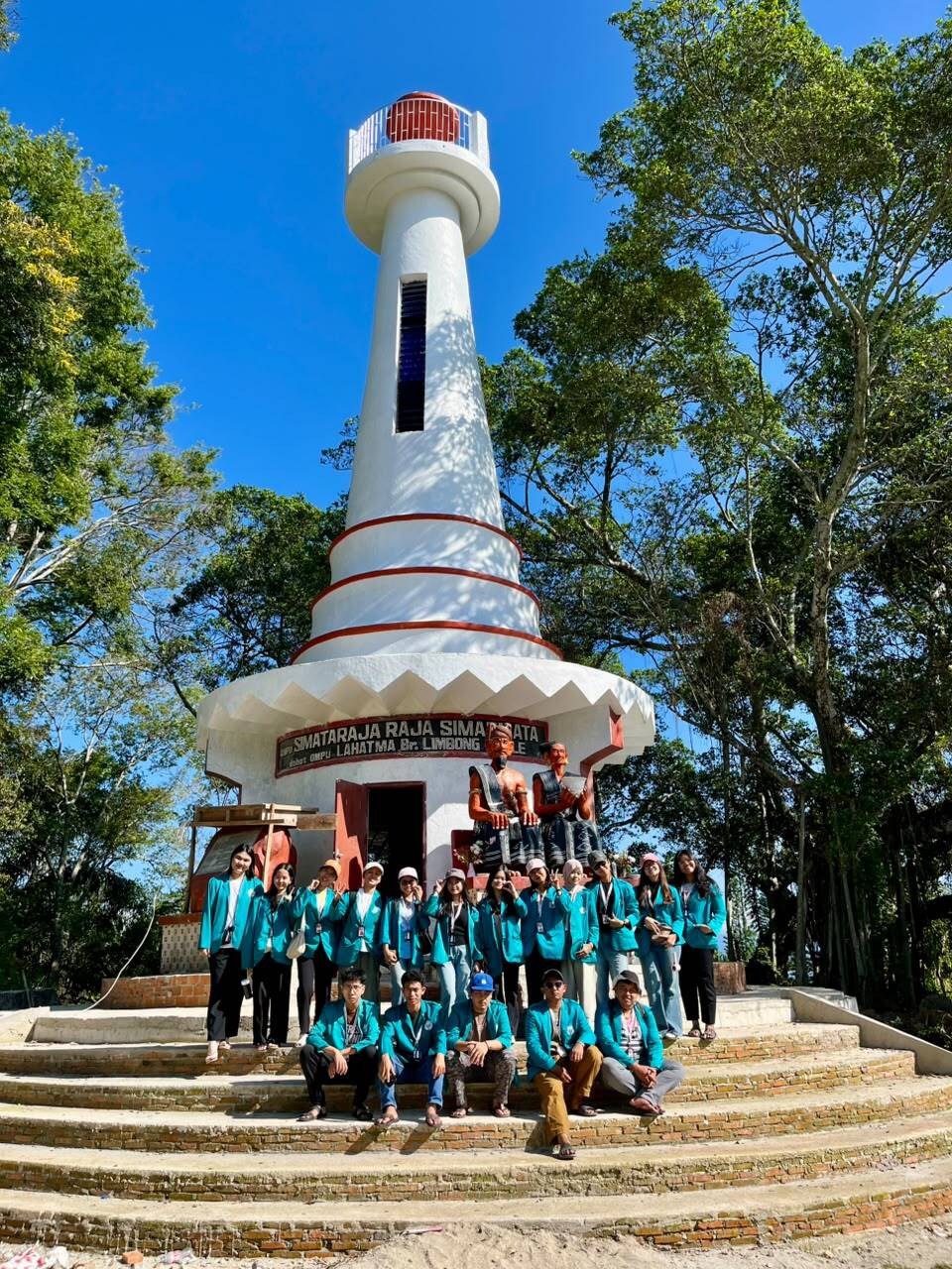 Tugu Ompu Simataraja Simarmata
