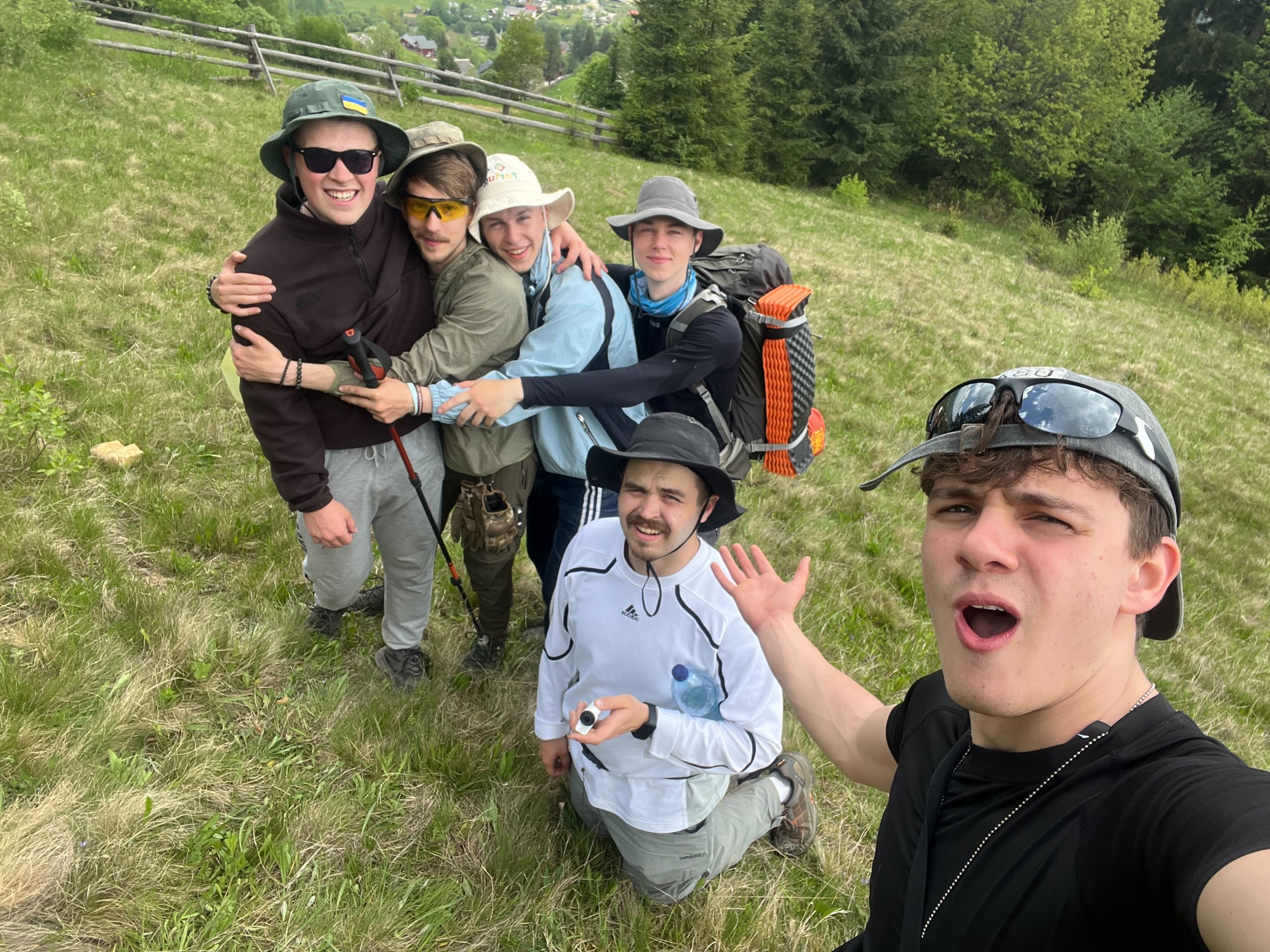A brotherhood selfie on the trail