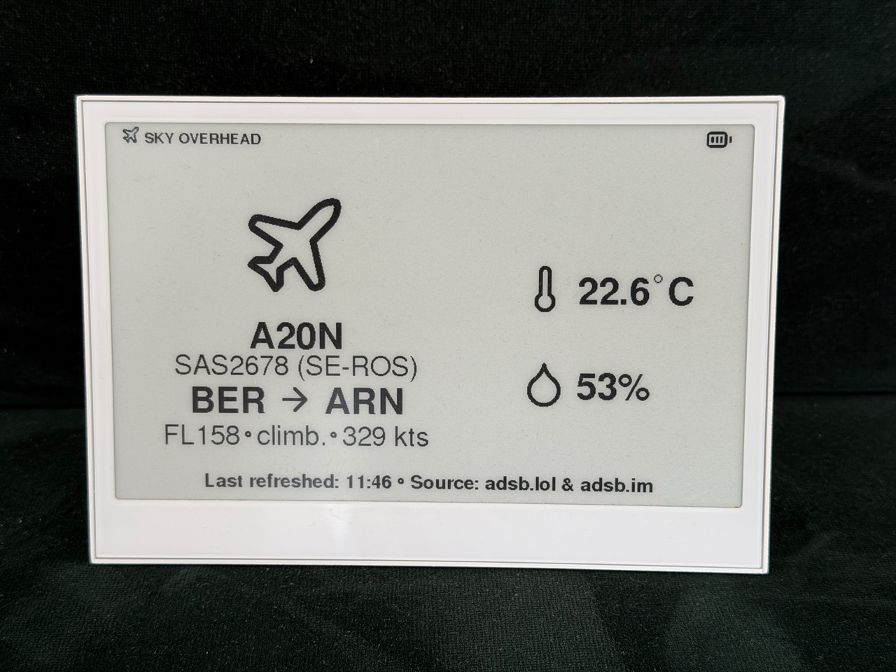 Sky Overhead running on a Seeed reTerminal E1001, displaying a nearby aircraft alongside temperature and humidity readings