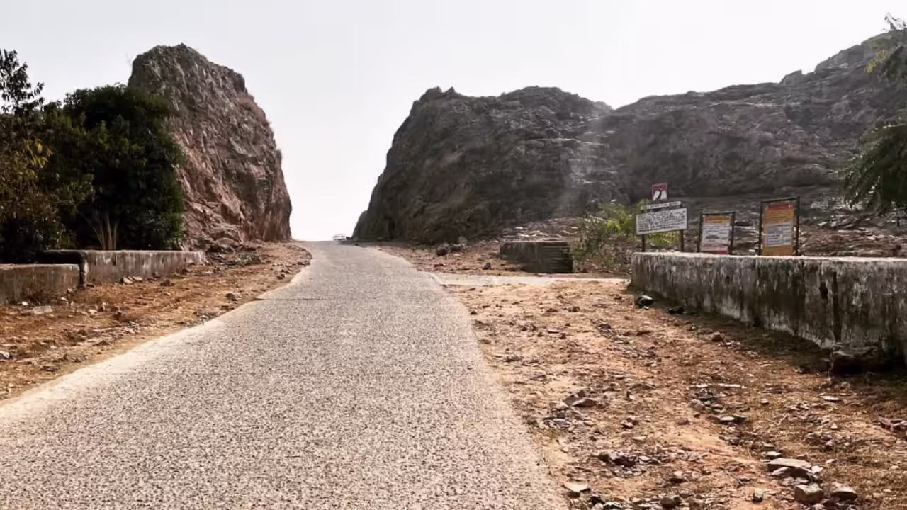 The road Manjhi carved through the Gehlour Hills