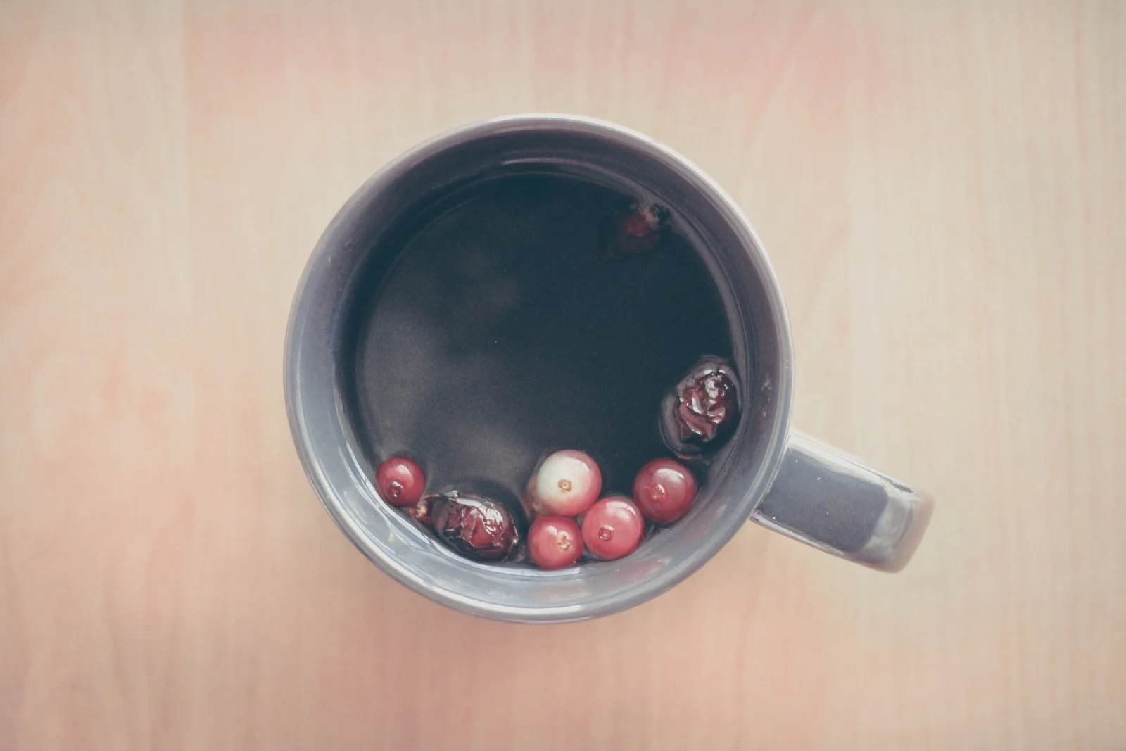 Mug with berry tea