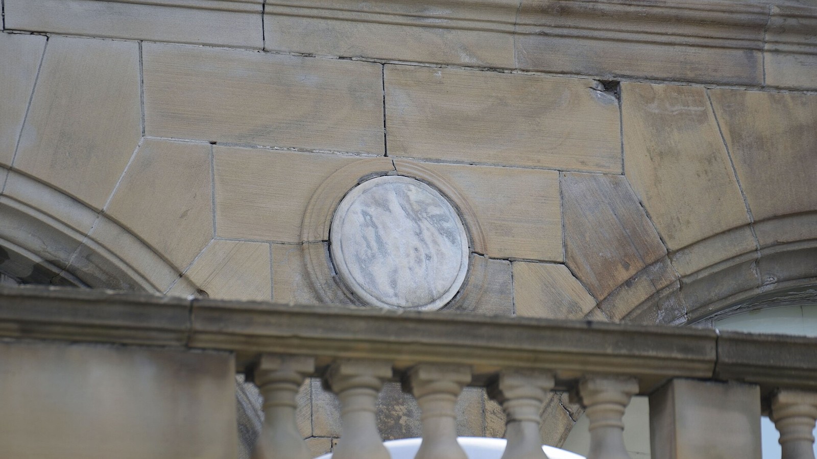 Illustrative photograph titled: Old Downtown Post Office, exterior views, 2019 - DPLA - 4304c7cfd2ede8cc17657e999f439754 (page 16)