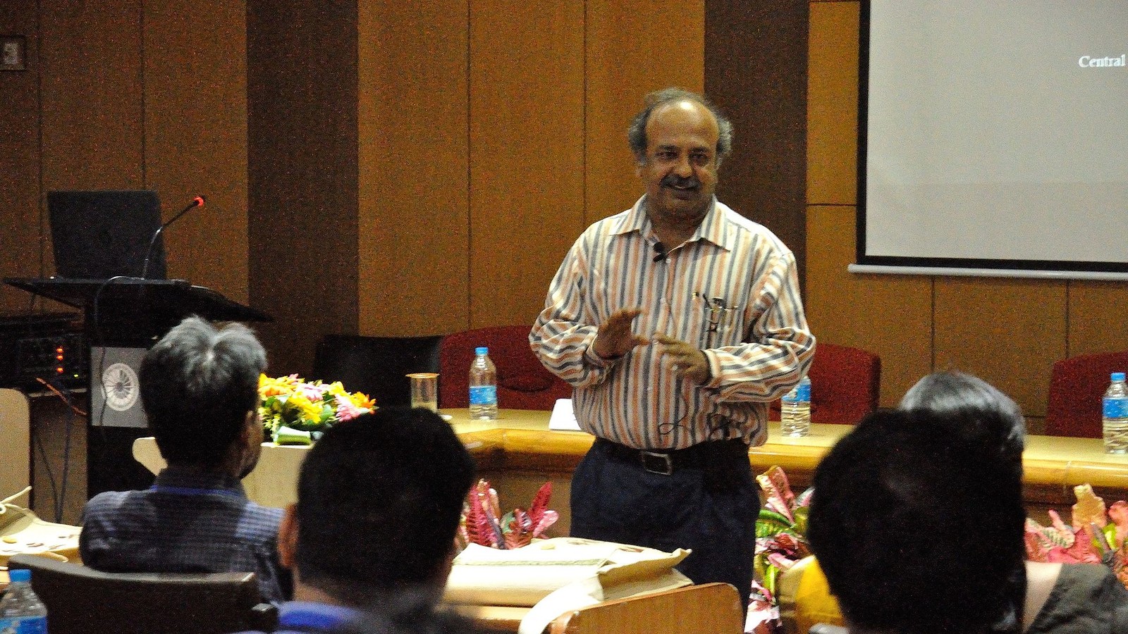 Illustrative photograph titled: Manash Bagchi - Presentation - Technology for Museums - VMPME Workshop - Science City - Kolkata 2015-07-16 9125