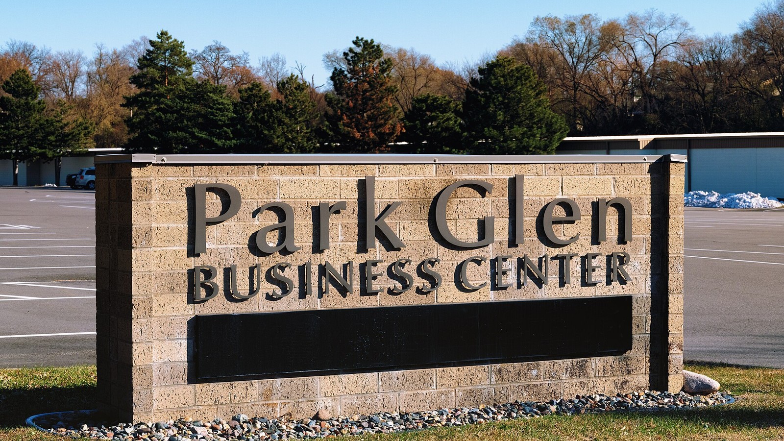 Illustrative photograph titled: Park Glen Business Center - Commercial Office Building in Saint Louis Park (50556966358)