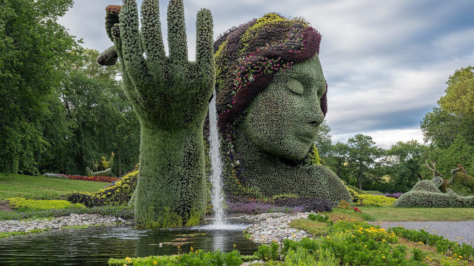 Illustrative photograph titled: Parc publique du Bois-de-Coulonge, Quebec ville, Canada