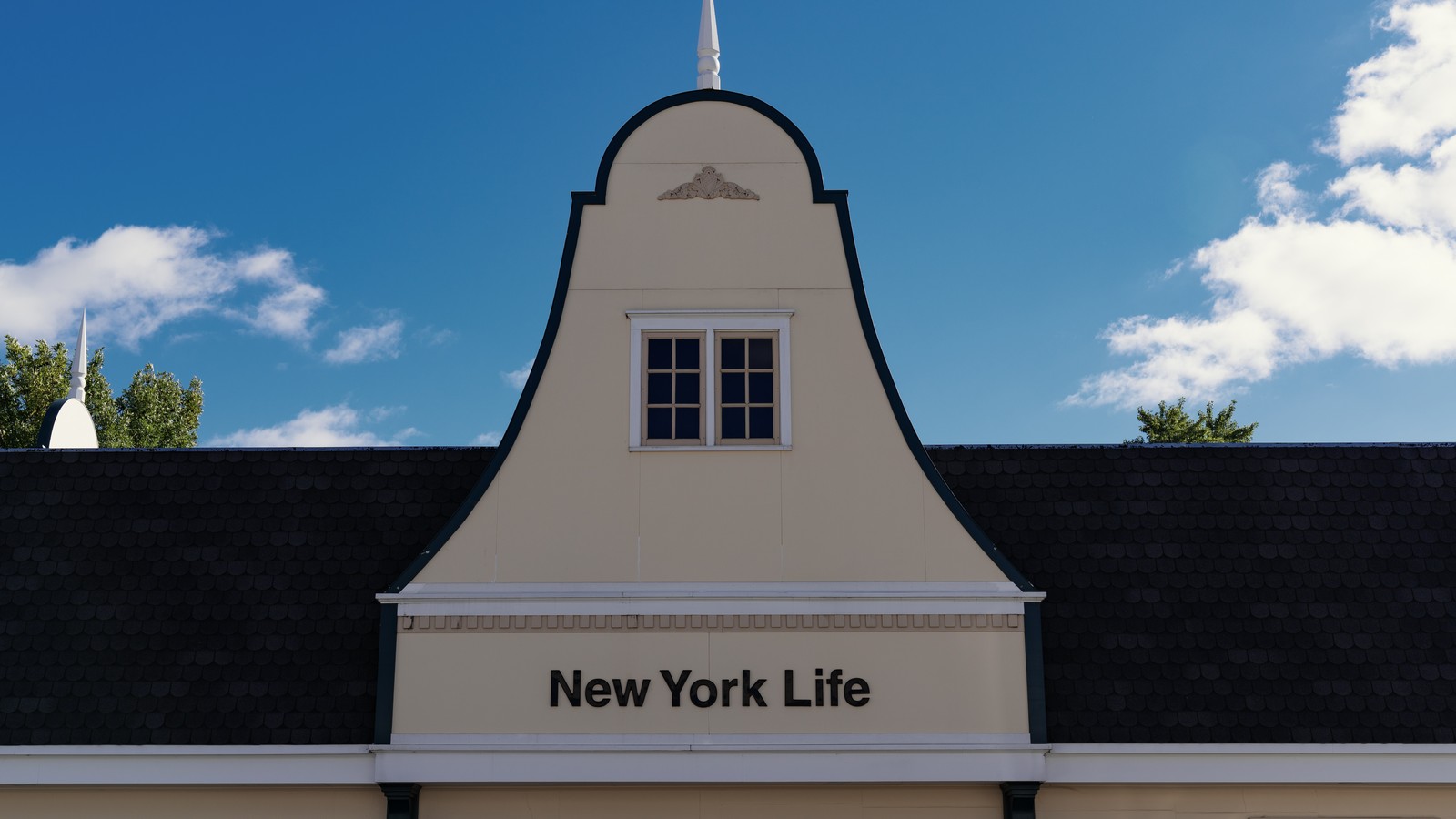 Illustrative photograph titled: New York Life Insurance Company Office - Orange City, Iowa (44016028845)