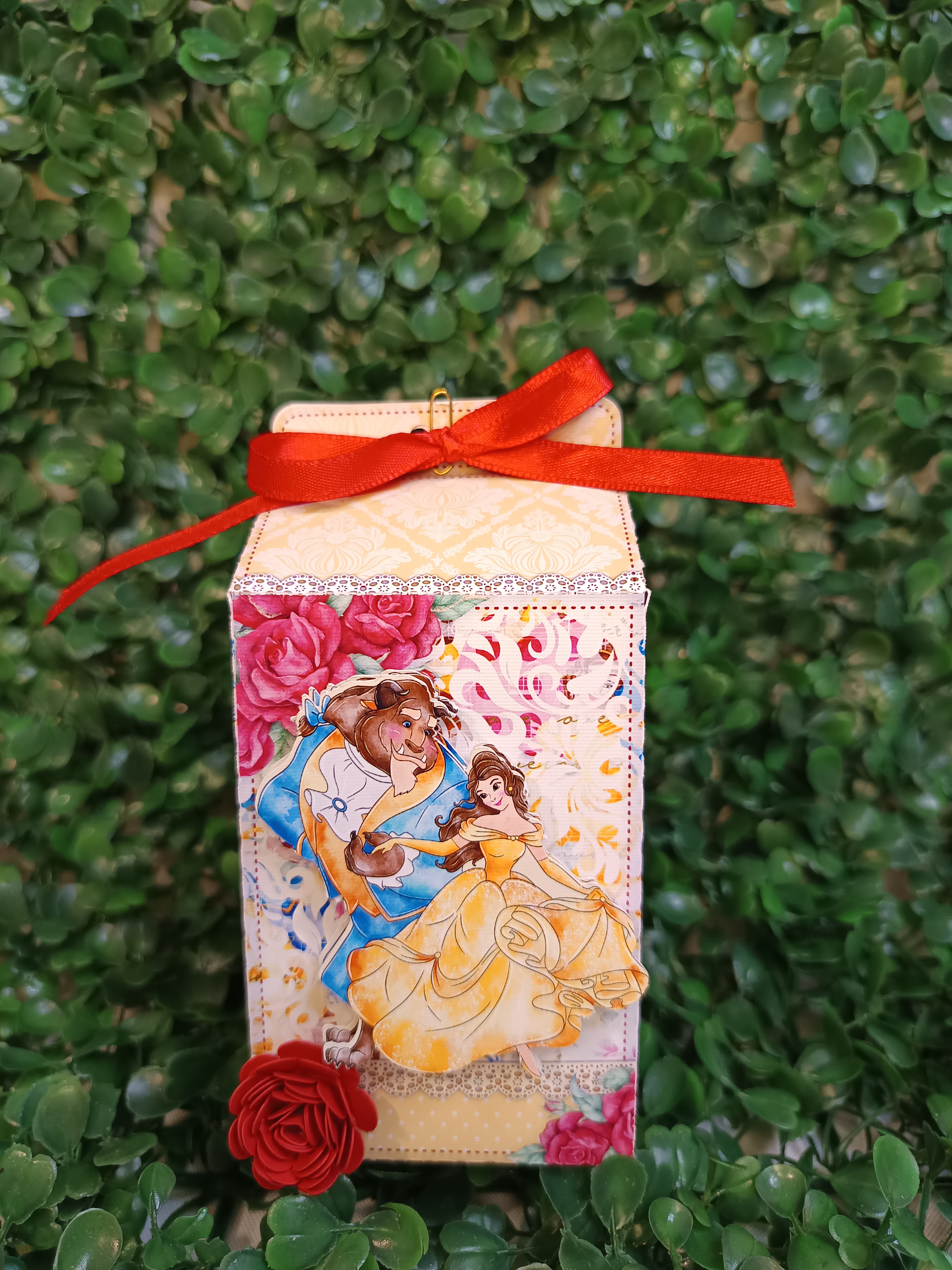 Caixa Milk - A Bela e a Fera