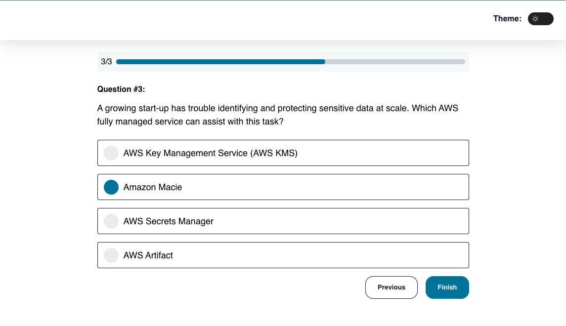 Uma pergunta de um quiz com 4 opções de resposta sobre a certificação AWS Cloud Practitioner utilizando uma tema claro com fundo branco, texto preto e uma cor secundária em azul mar.