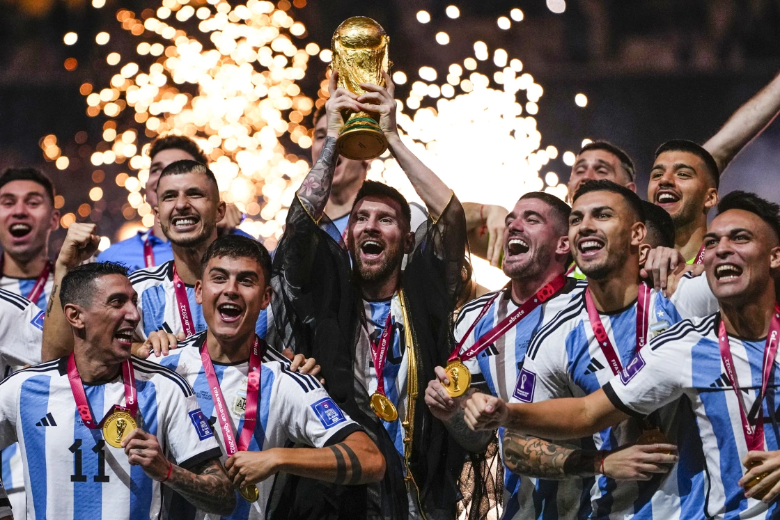 阿根廷世界杯夺冠，梅西封神