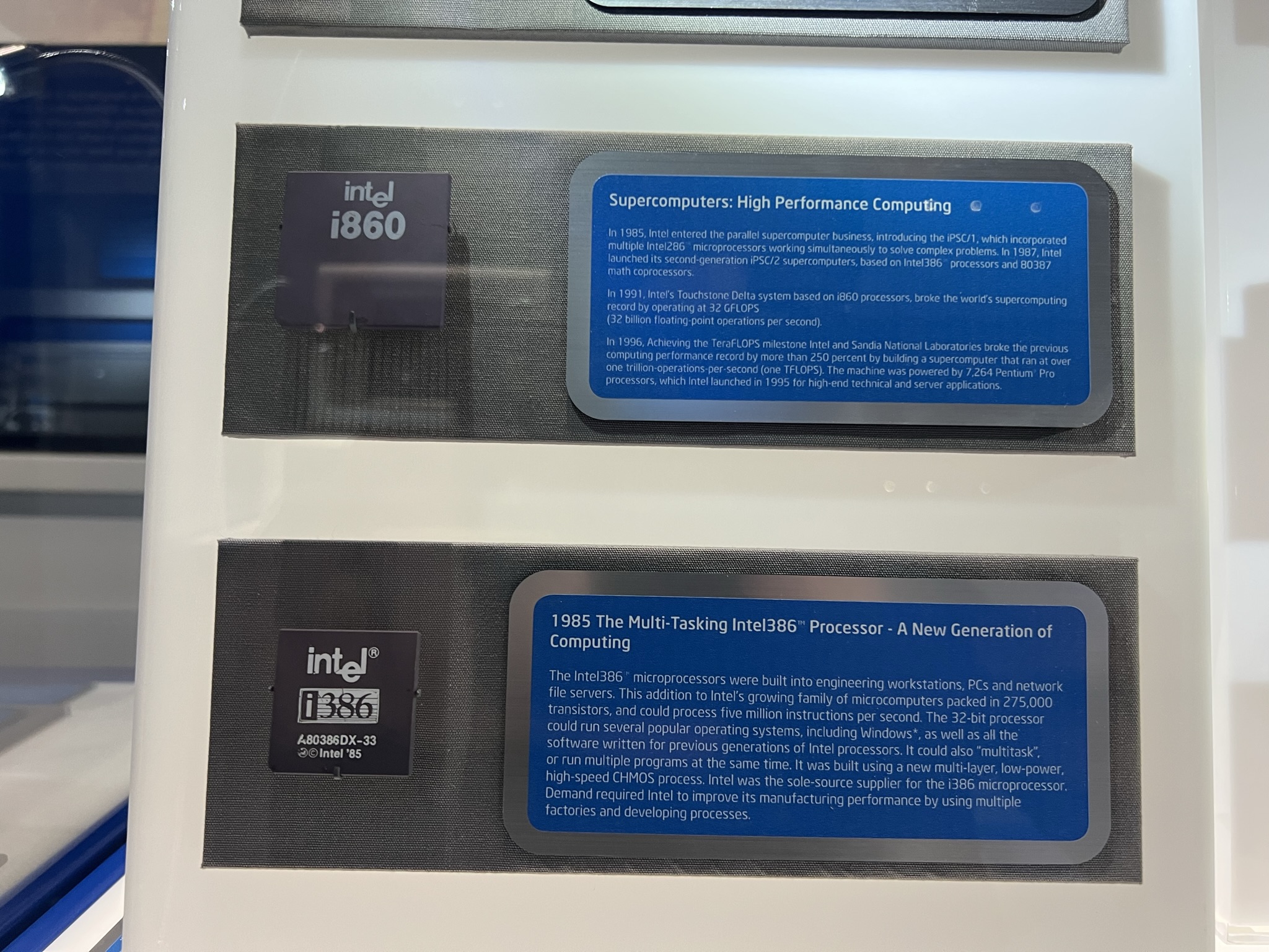 当年的 Intel 386 芯片，咱们现在编译程序的时候很多时候依然能看到对于 i386 编译的 32 位程序