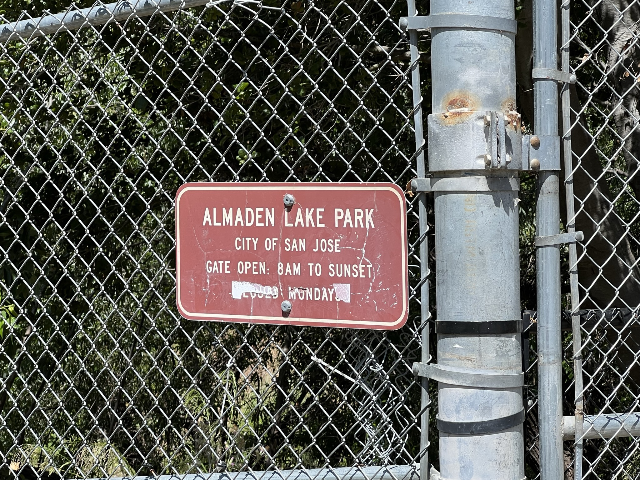 进入 Almaden Lake Park
