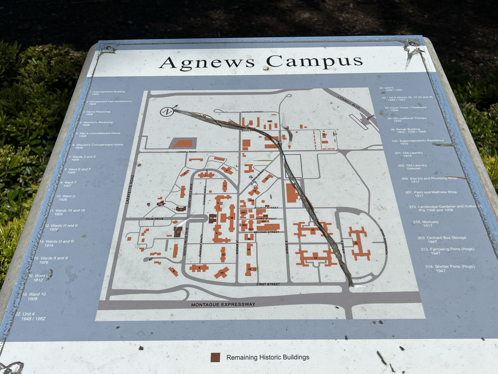 Oracle 的整个 Agnews Campus