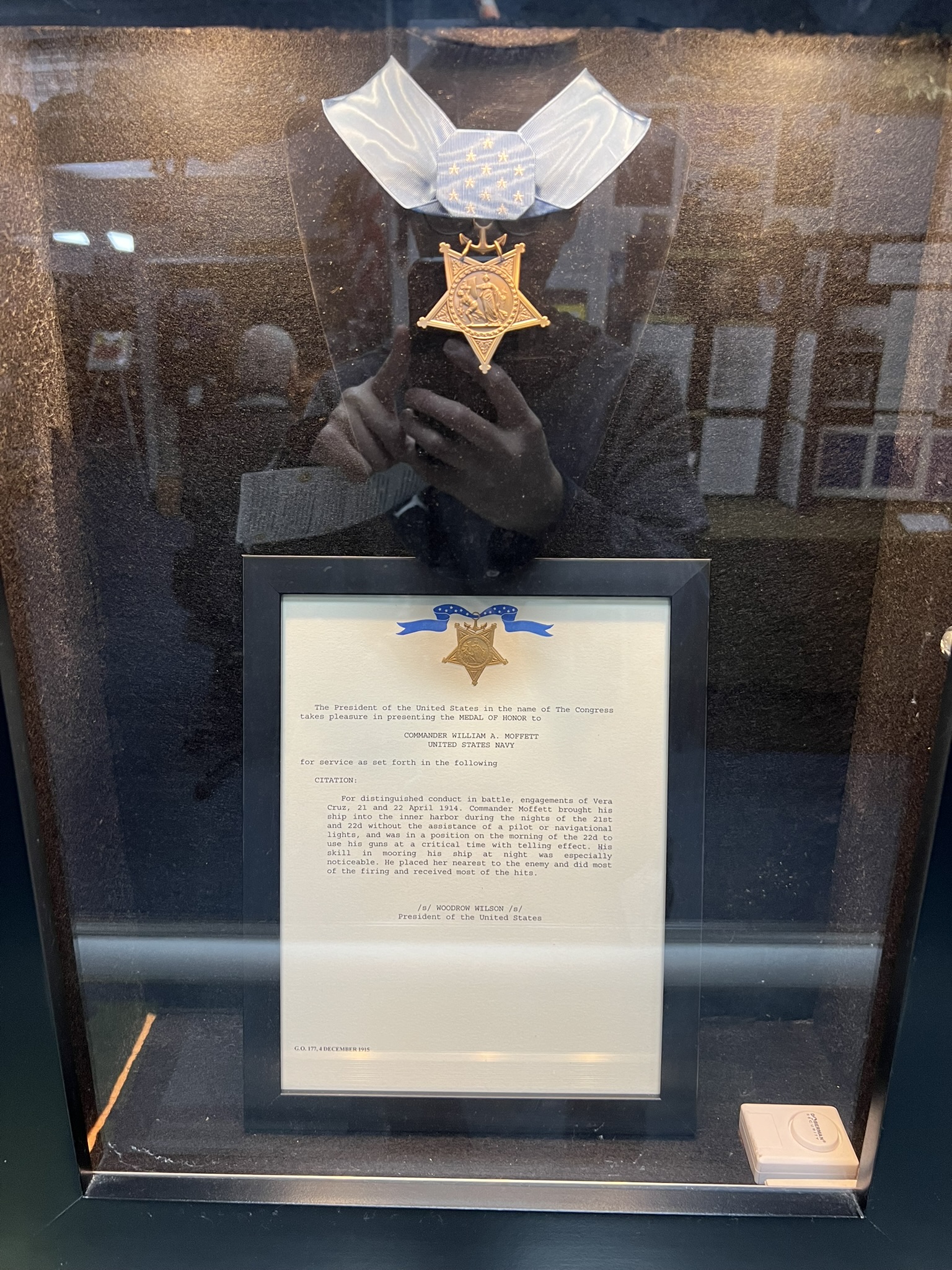 美国总统给海军少将 William Moffett 授予的勋章