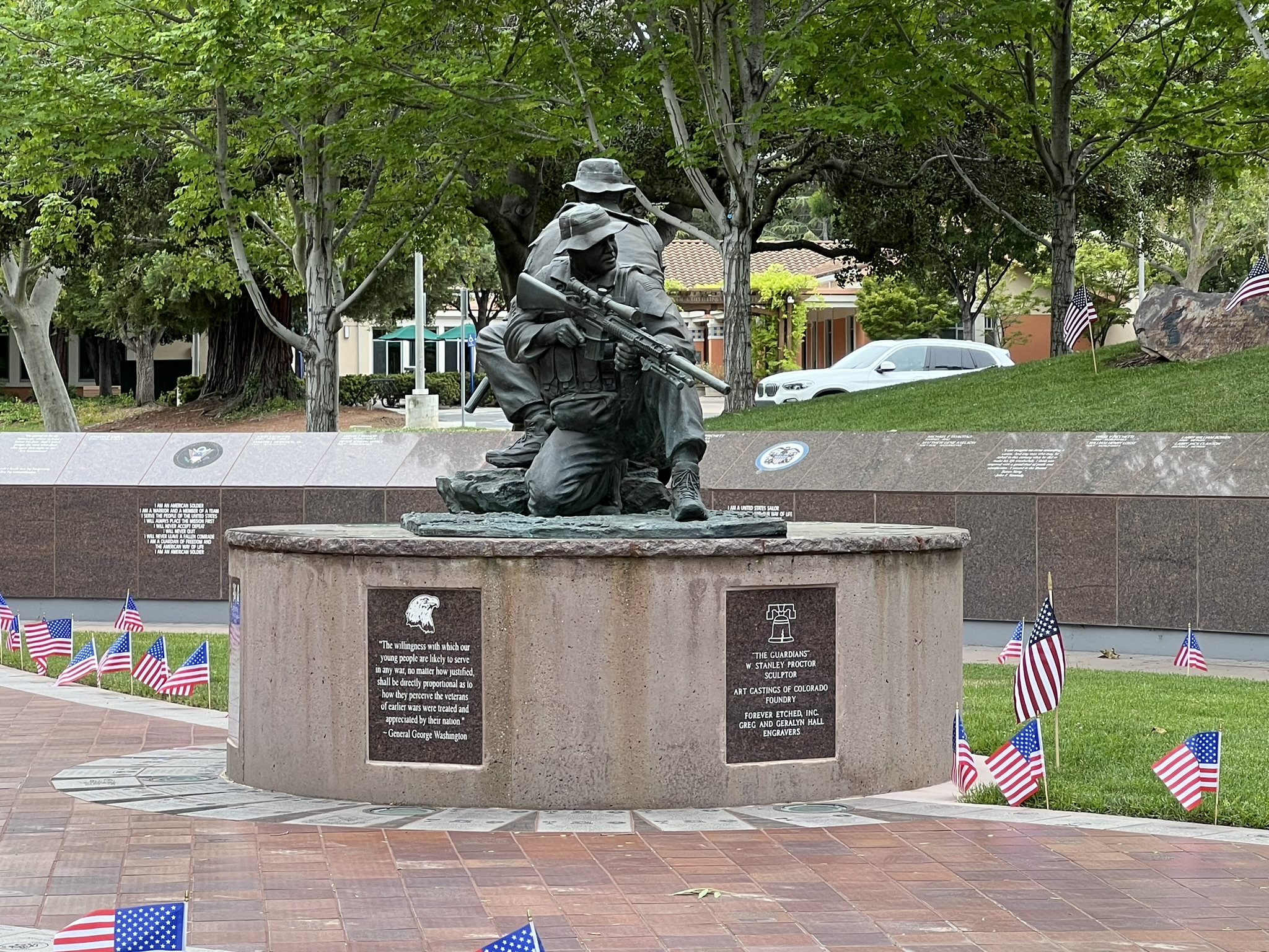 军人纪念雕像