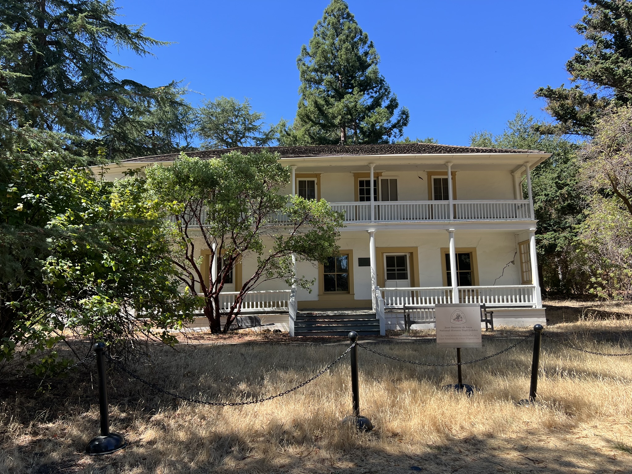 我猜这是 John Muir 夫妇在他们继承 Strentzel Mansion 之前住的房子