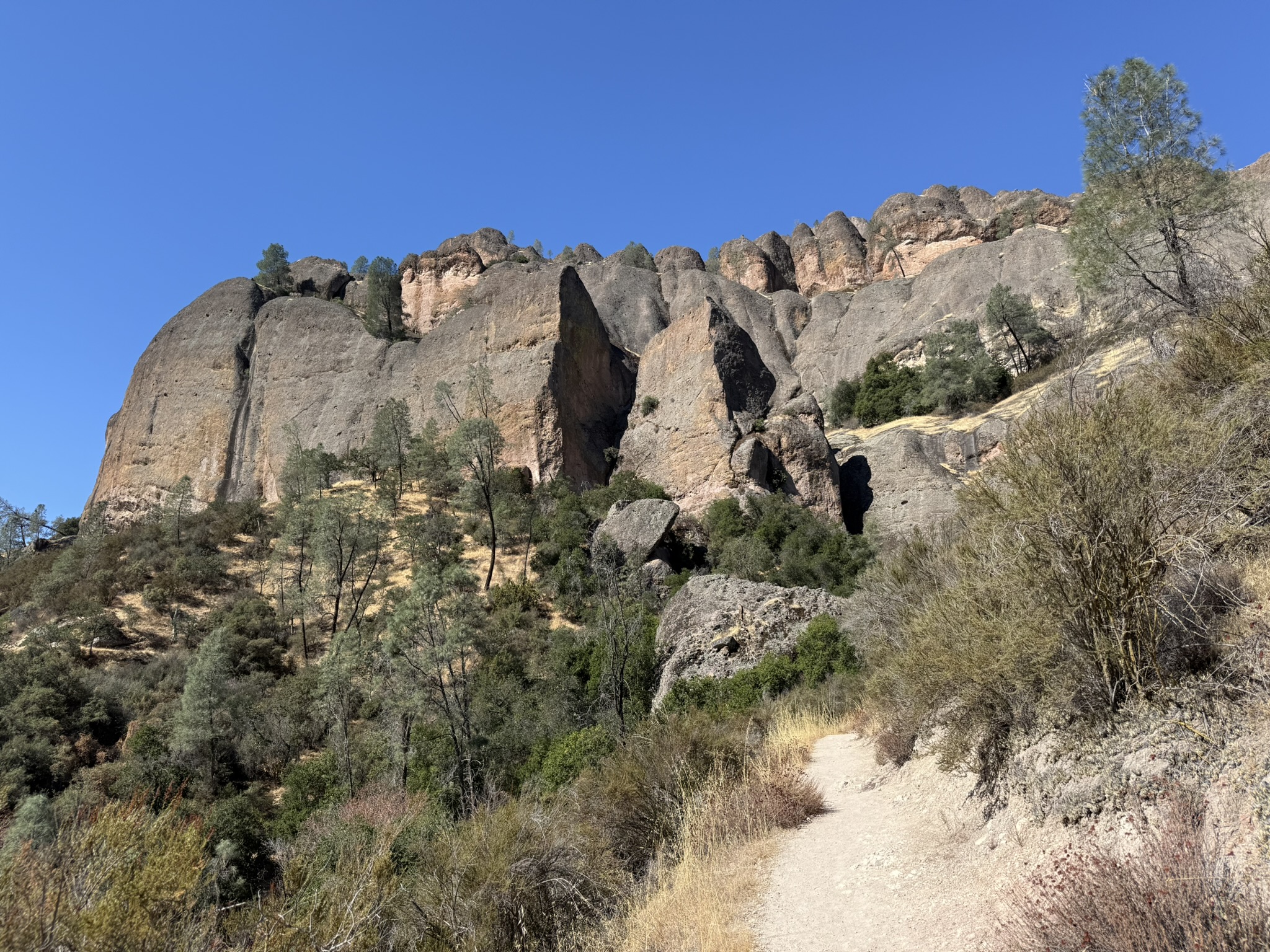 Balconies Cliff Trail