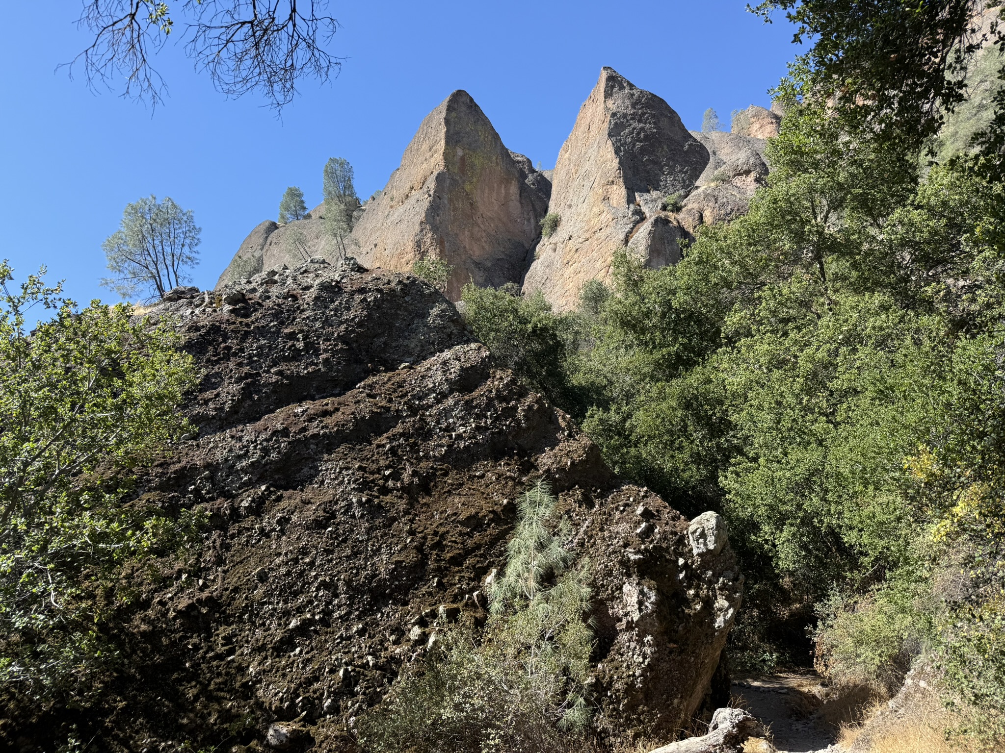 Balconies Cliff Trail