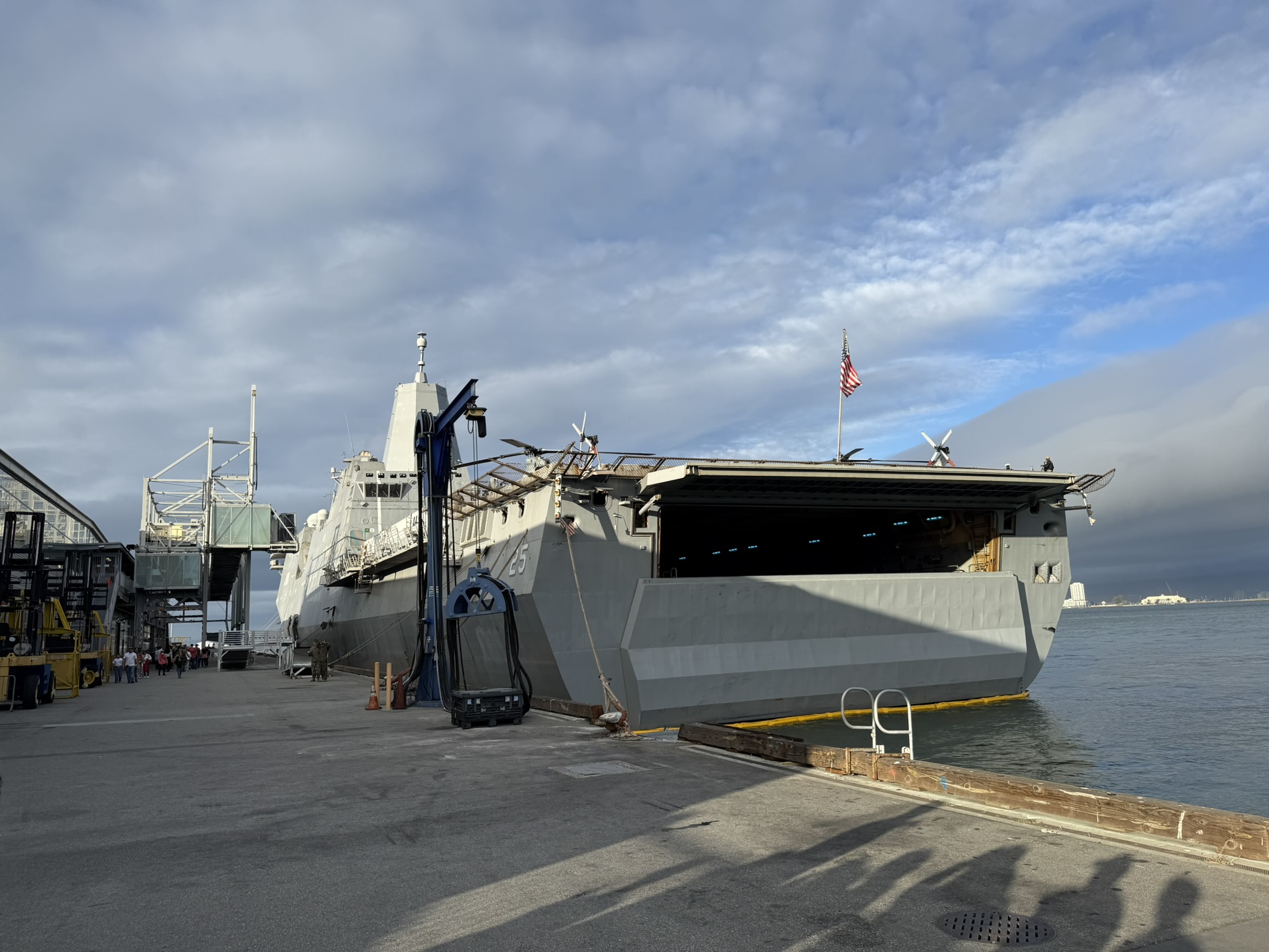 USS Somerset (LPD 25)