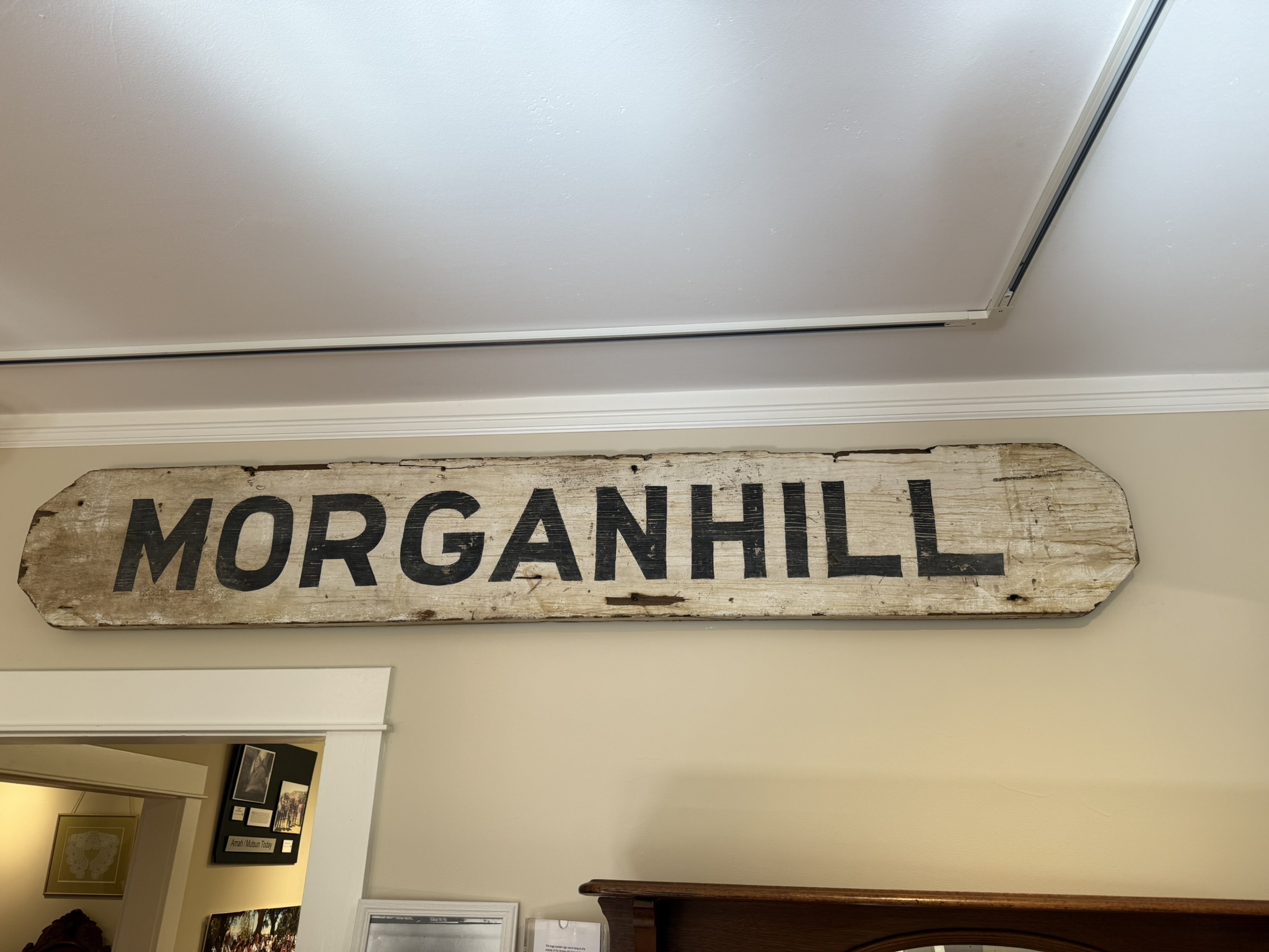 当时 MorganHill 是一个连起来的词