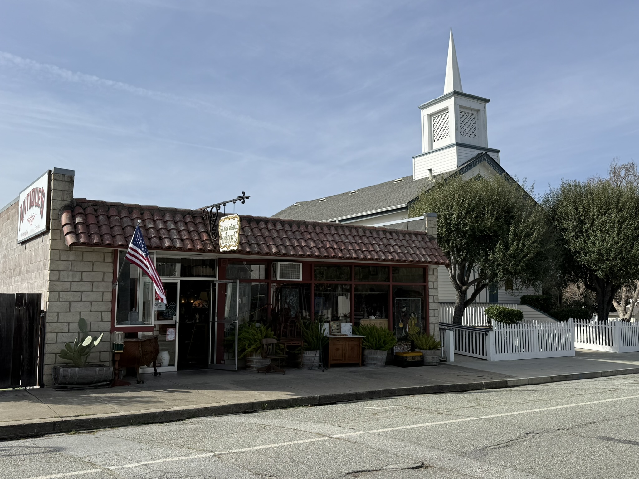 当地的古董商店