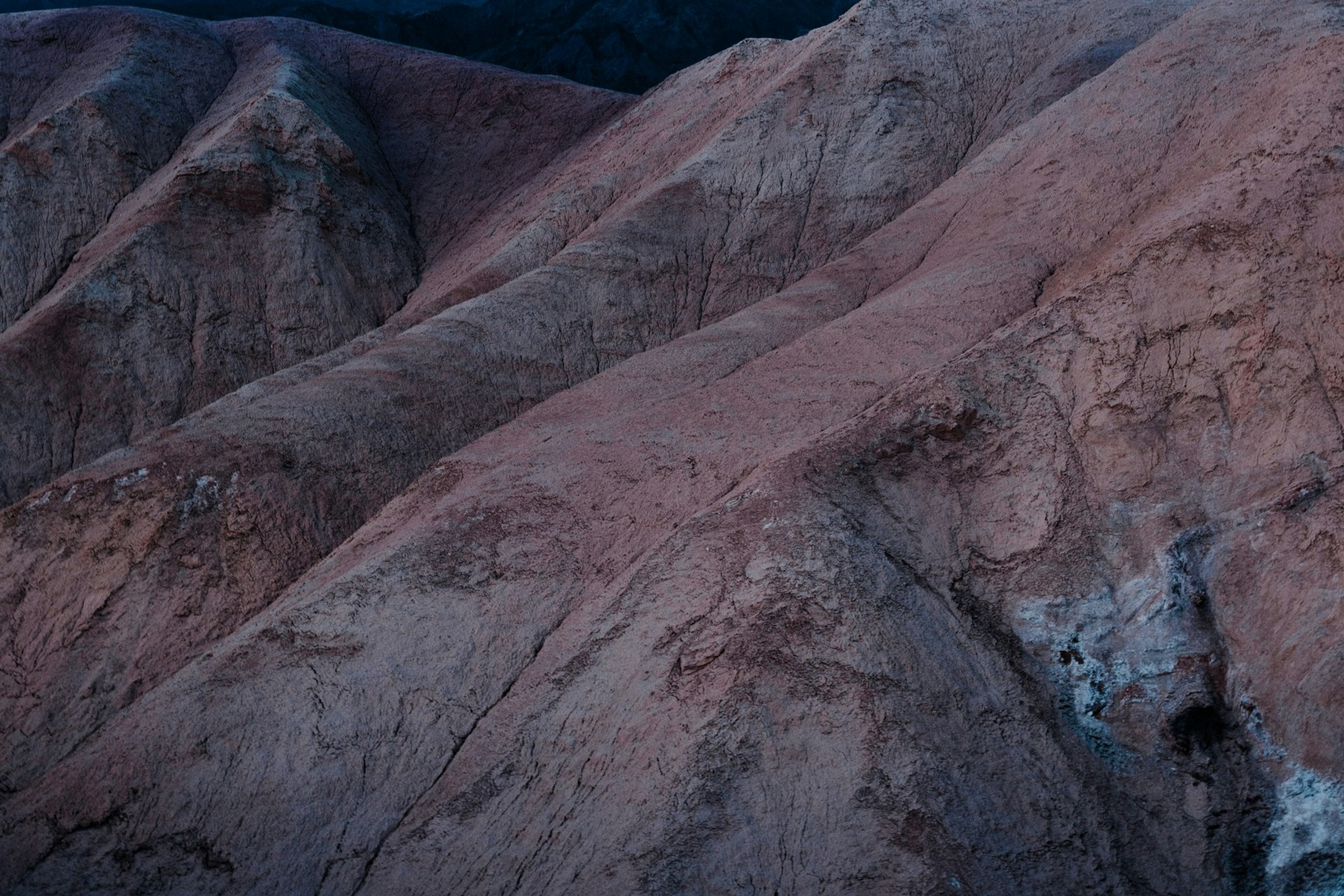 Verifiable AI: A New RAG Design that Demonstrates Trust Origins with Cryptography