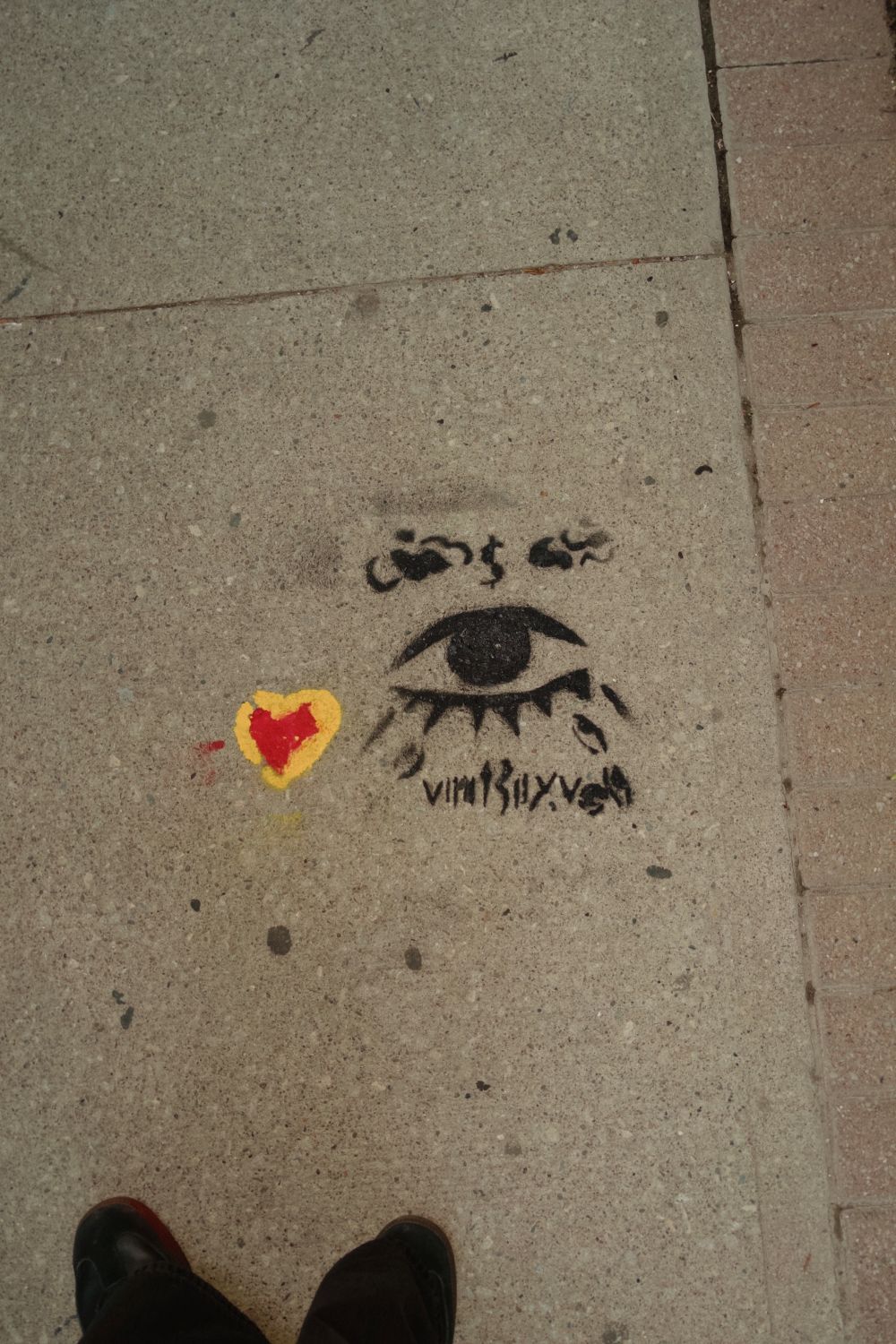 Louis's stensil graffiti outside