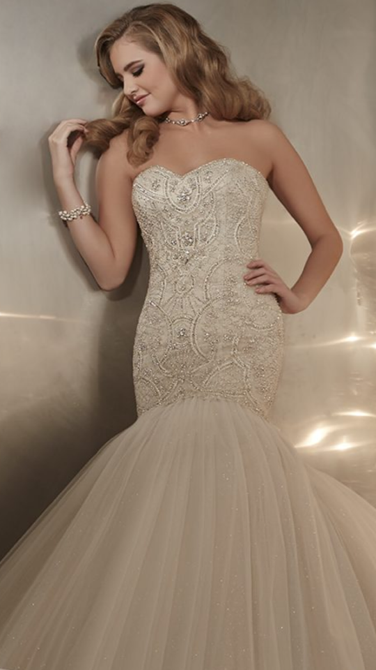 Romantic wedding gown