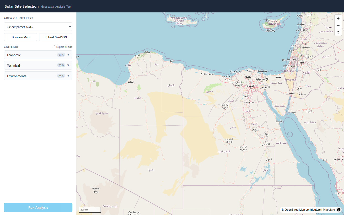 واجهة تطبيق Solar Site Selection العامة مع الخريطة