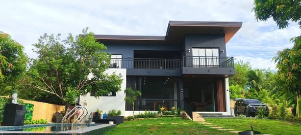 Mountain Estate