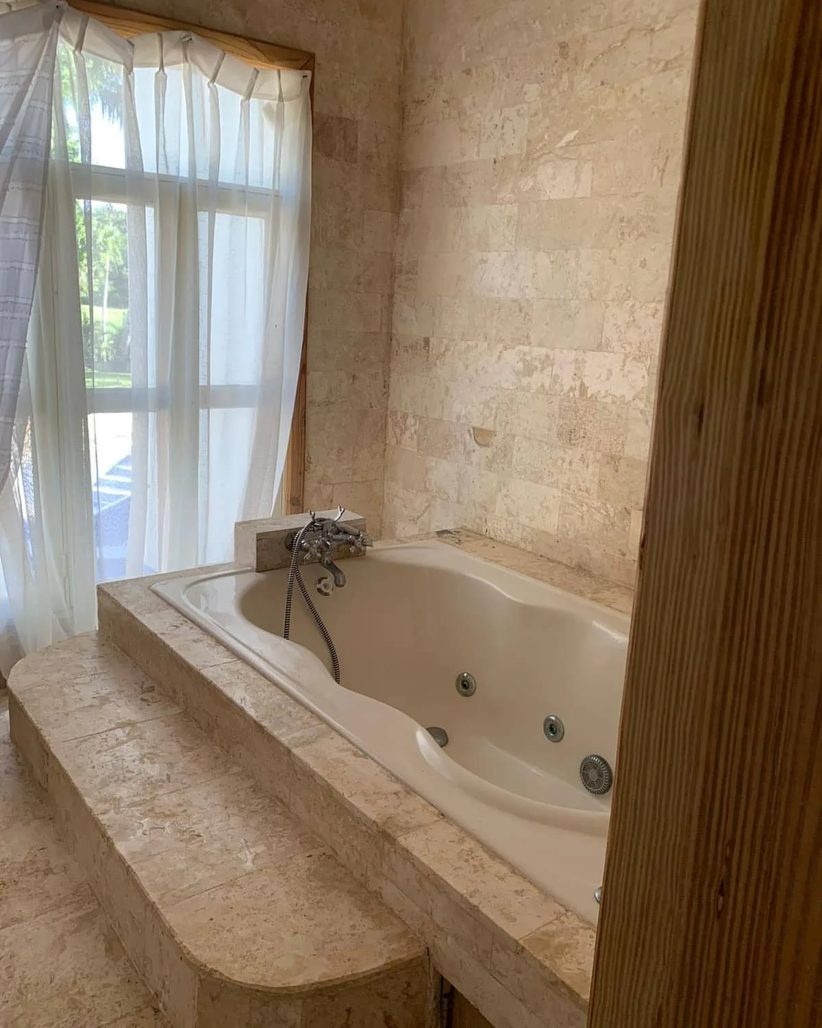 Casa con piscina frente al campo de golf · Fotografía 4