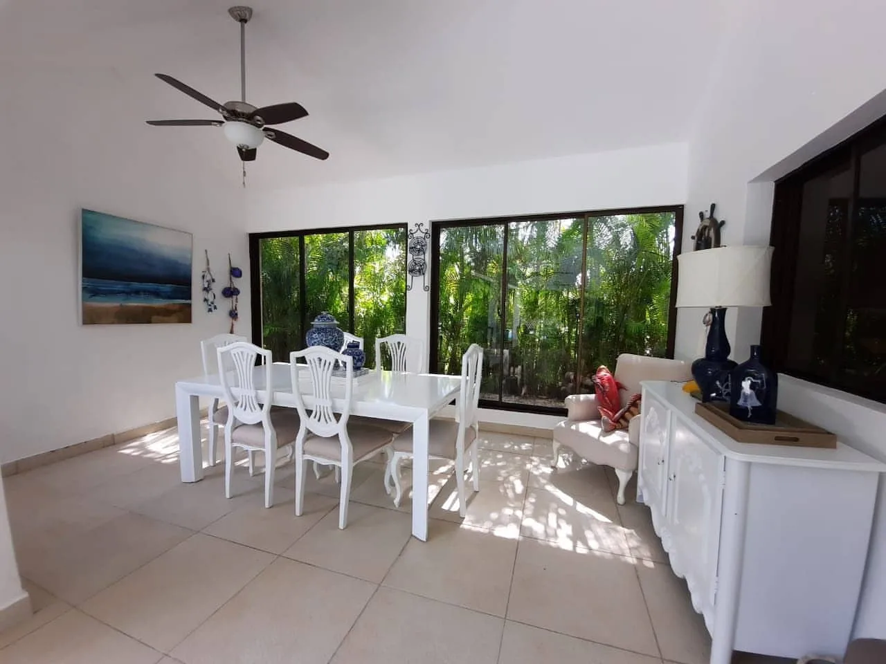 Villa con piscina privada en Metro Country Club · Fotografía 3